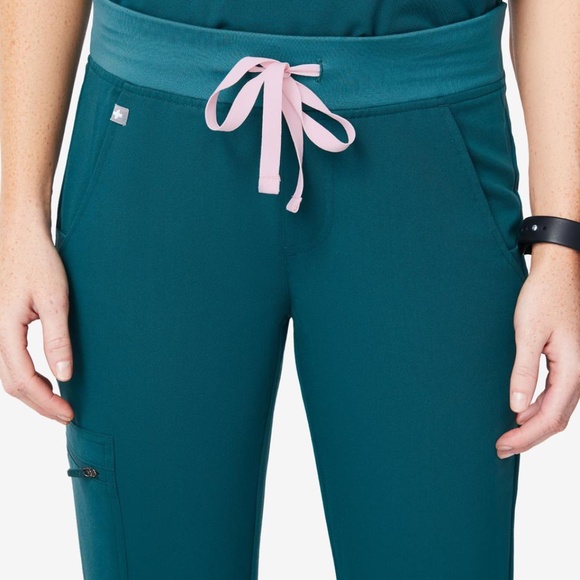 Figs Scrub Set, Caribbean - Catarina and Zamora - Picture 7 of 9